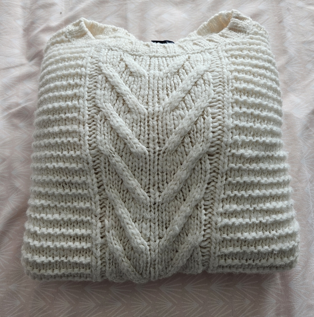 Women's AE sweater - Picture 4 of 6